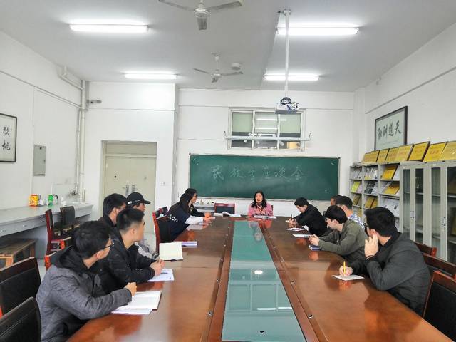 座谈1.jpg